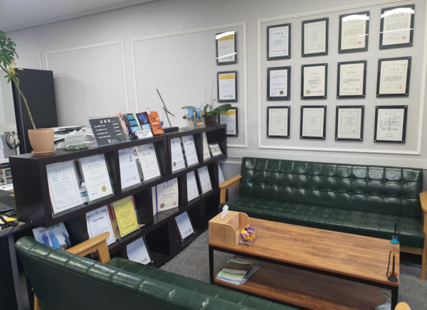 청주 민사소송 불륜 관련 소송 사례 설명 이미지